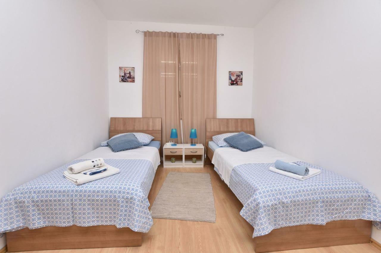 Apartments Dragica Primošten Buitenkant foto